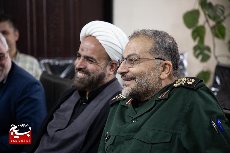 از استودیو صدا و تصویر «آرمان» تا خانه فرهنگ و هنر «ماه»/ آیین افتتاح چندین پروژه هنری بسیج با حضور سردار سلیمانی برگزار شد از استودیو صدا و تصویر «آرمان» تا خانه فرهنگ و هنر «ماه»/ آیین افتتاح چندین پروژه هنری بسیج با حضور سردار سلیمانی برگزار شد