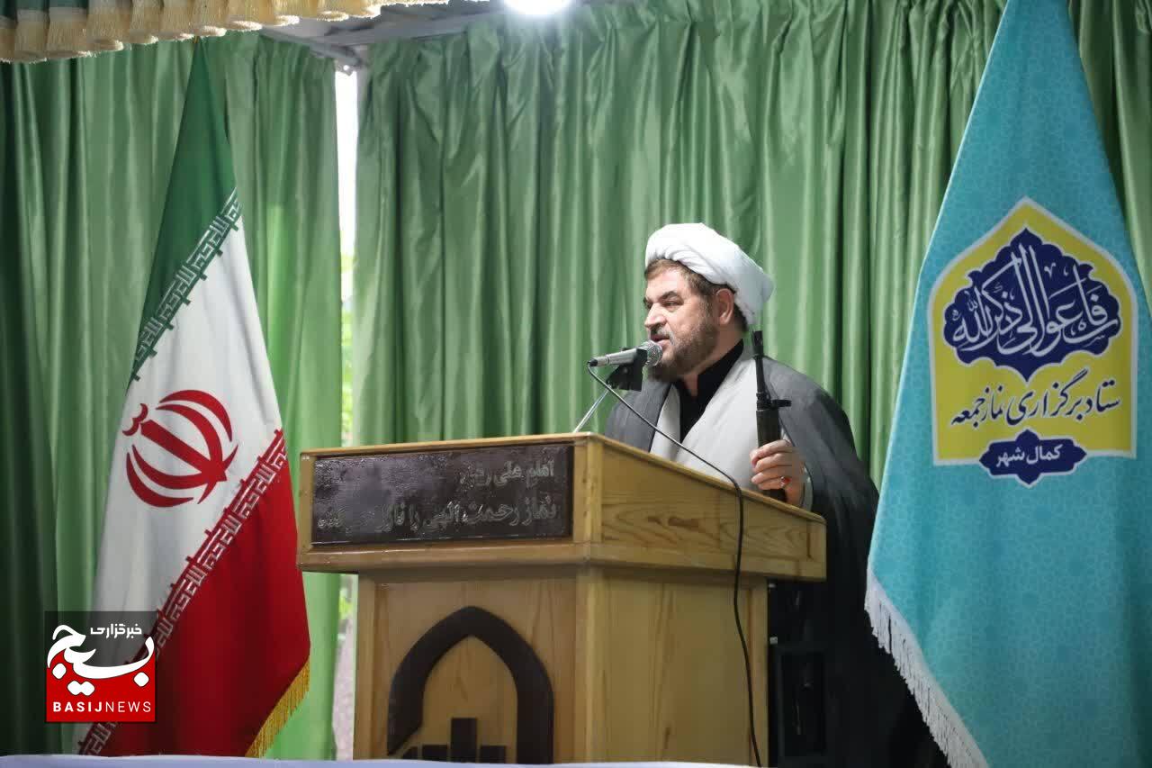 آزادگان سرافراز شهدا زنده جامعه هستند آزادگان سرافراز شهدا زنده جامعه هستند