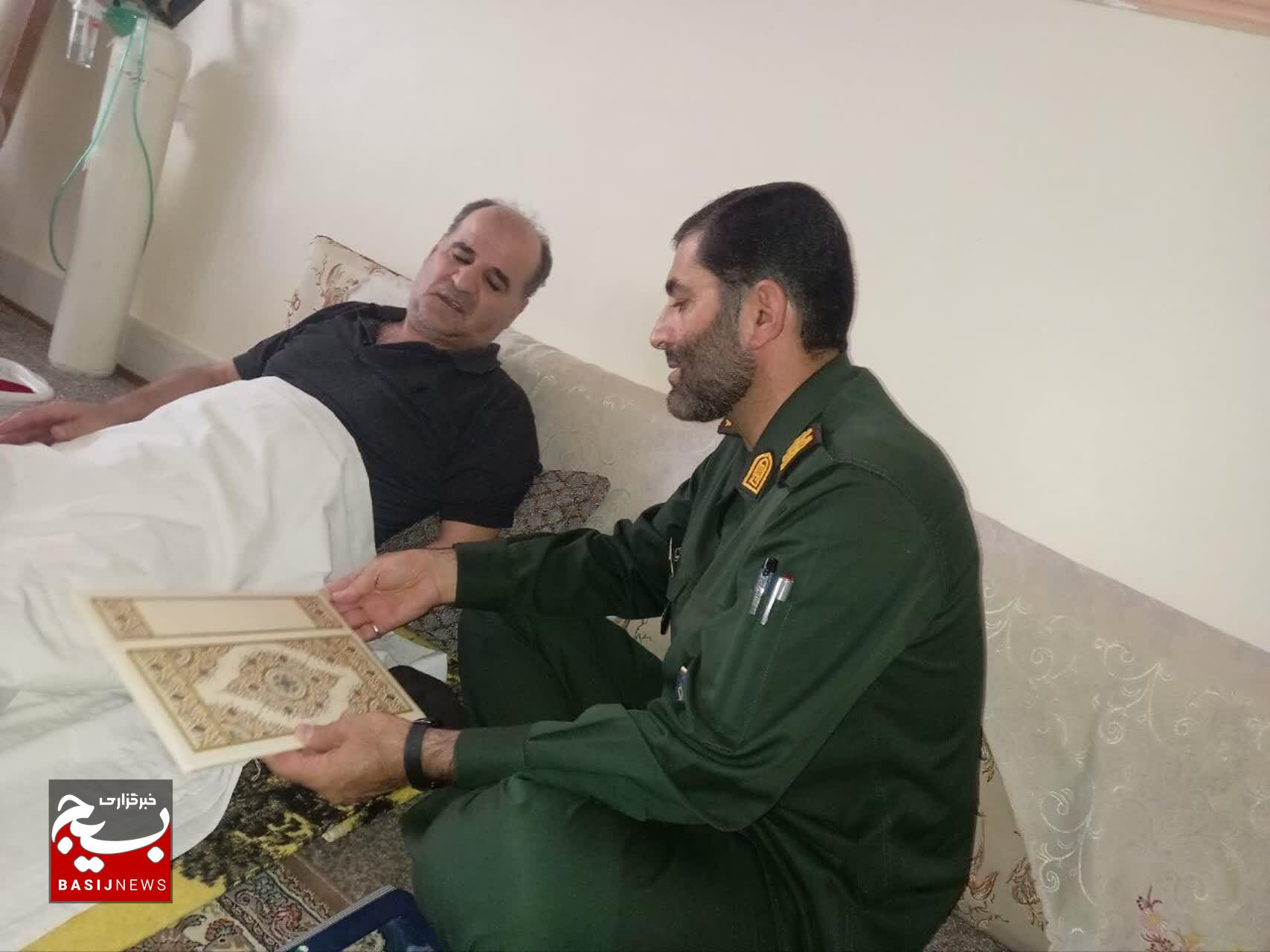 دیدار و سرکشی فرمانده ناحیه مقاومت بسیج شهرستان ازنا با تعدادی از جانبازان و پیشکسوتان سپاه و ارتش شهرستان + عکس دیدار و سرکشی فرمانده ناحیه مقاومت بسیج شهرستان ازنا با تعدادی از جانبازان و پیشکسوتان سپاه و ارتش شهرستان + عکس