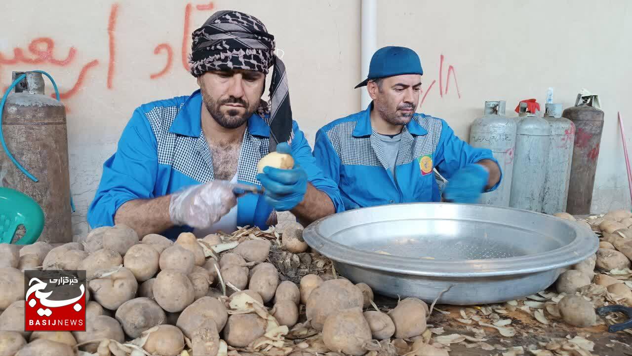 بازدید سر زده استاندار لرستان از موکب هئیت رزمندگان سپاه ناحیه دلفان در مرز مهران بازدید سر زده استاندار لرستان از موکب هئیت رزمندگان سپاه ناحیه دلفان در مرز مهران