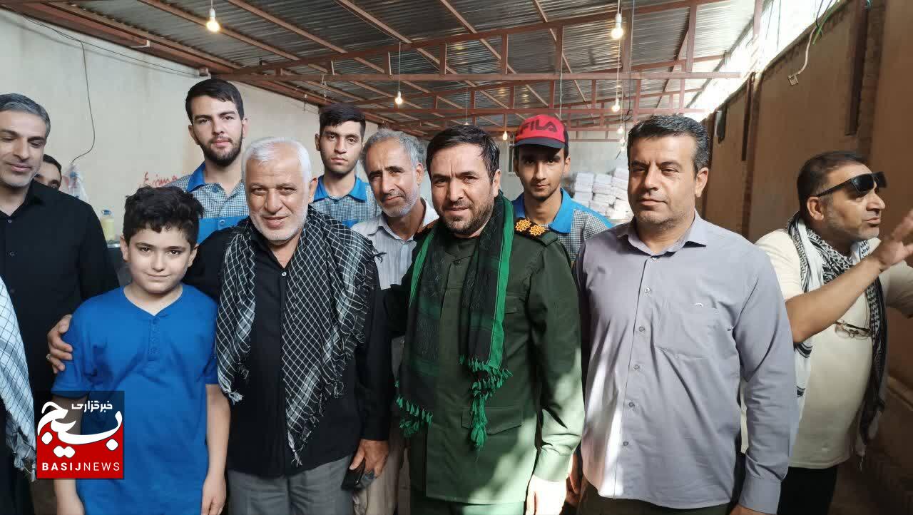 بازدید سر زده استاندار لرستان از موکب هئیت رزمندگان سپاه ناحیه دلفان در مرز مهران بازدید سر زده استاندار لرستان از موکب هئیت رزمندگان سپاه ناحیه دلفان در مرز مهران