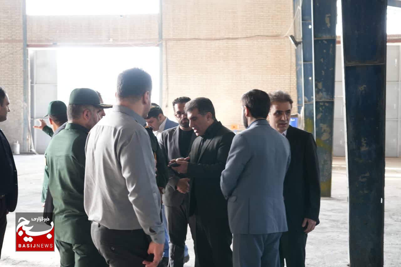 بازدید فرمانده سپاه استان لرستان از شهرک صنعتی شماره ۲ خرم آباد بازدید فرمانده سپاه استان لرستان از شهرک صنعتی شماره ۲ خرم آباد