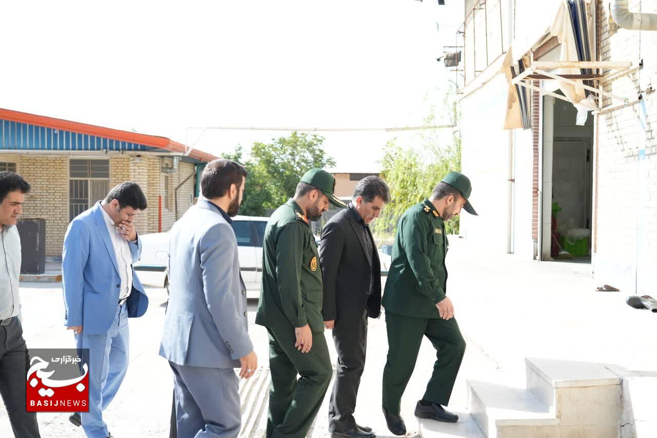 بازدید فرمانده سپاه استان لرستان از شهرک صنعتی شماره ۲ خرم آباد بازدید فرمانده سپاه استان لرستان از شهرک صنعتی شماره ۲ خرم آباد