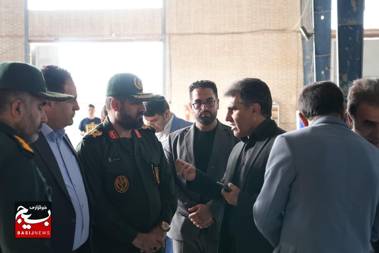بازدید فرمانده سپاه استان لرستان از شهرک صنعتی شماره ۲ خرم آباد بازدید فرمانده سپاه استان لرستان از شهرک صنعتی شماره ۲ خرم آباد
