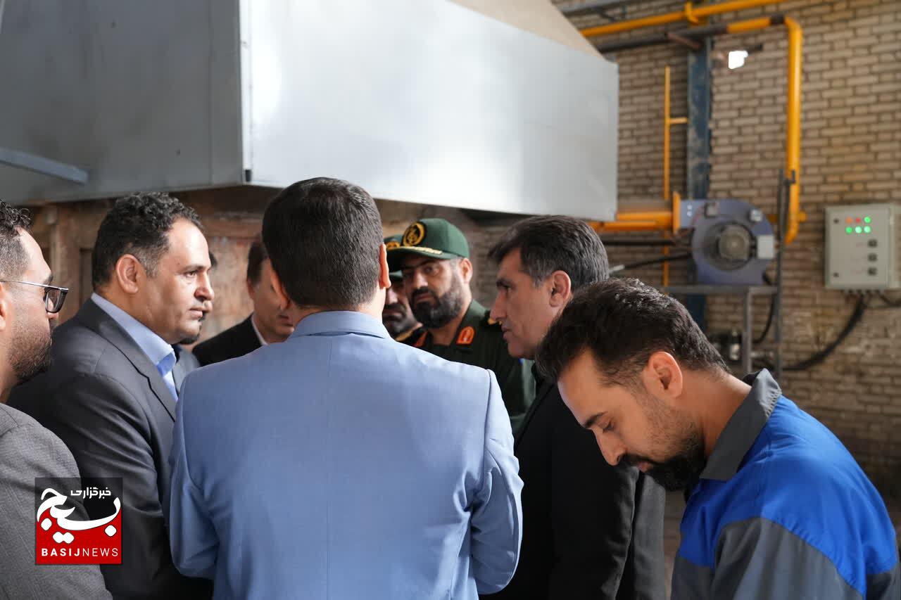 بازدید فرمانده سپاه استان لرستان از شهرک صنعتی شماره ۲ خرم آباد بازدید فرمانده سپاه استان لرستان از شهرک صنعتی شماره ۲ خرم آباد