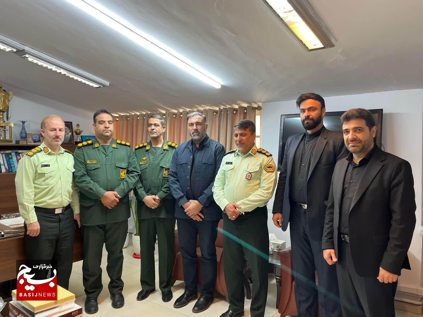 دیدار فرمانده ناحیه مقاومت بسیج امام رضا (ع)، با فرماندار شهرستان فردیس دیدار فرمانده ناحیه مقاومت بسیج امام رضا (ع)، با فرماندار شهرستان فردیس