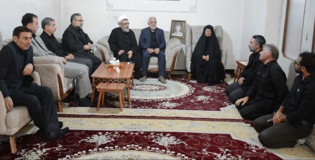 تا زنده هستیم راه شهدا را ادامه خواهیم داد تا زنده هستیم راه شهدا را ادامه خواهیم داد