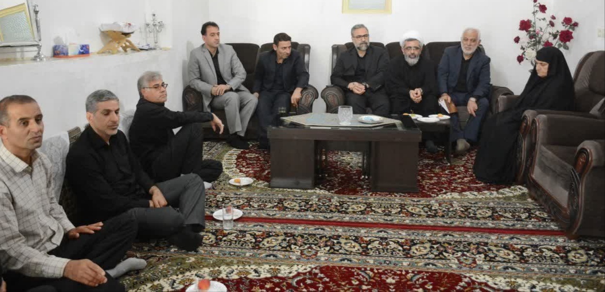 تا زنده هستیم راه شهدا را ادامه خواهیم داد تا زنده هستیم راه شهدا را ادامه خواهیم داد