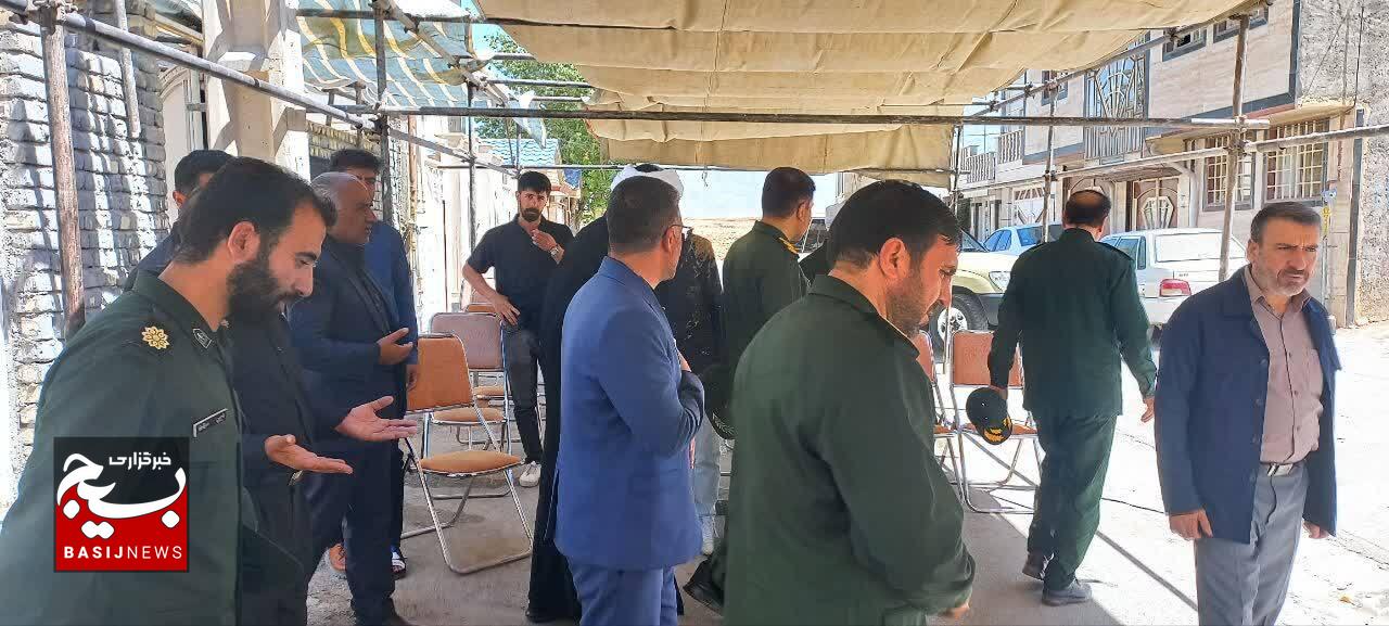 سردار علیپور با خانواده شهید میریان دیدار کرد سردار علیپور با خانواده شهید میریان دیدار کرد