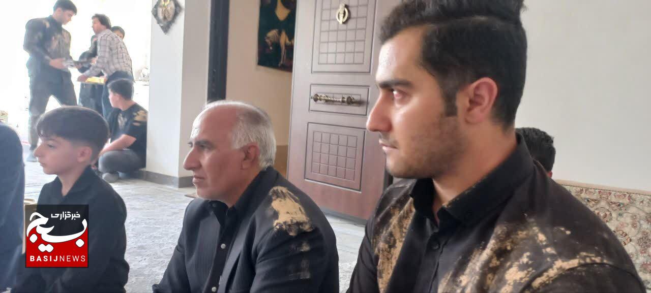 سردار علیپور با خانواده شهید میریان دیدار کرد سردار علیپور با خانواده شهید میریان دیدار کرد