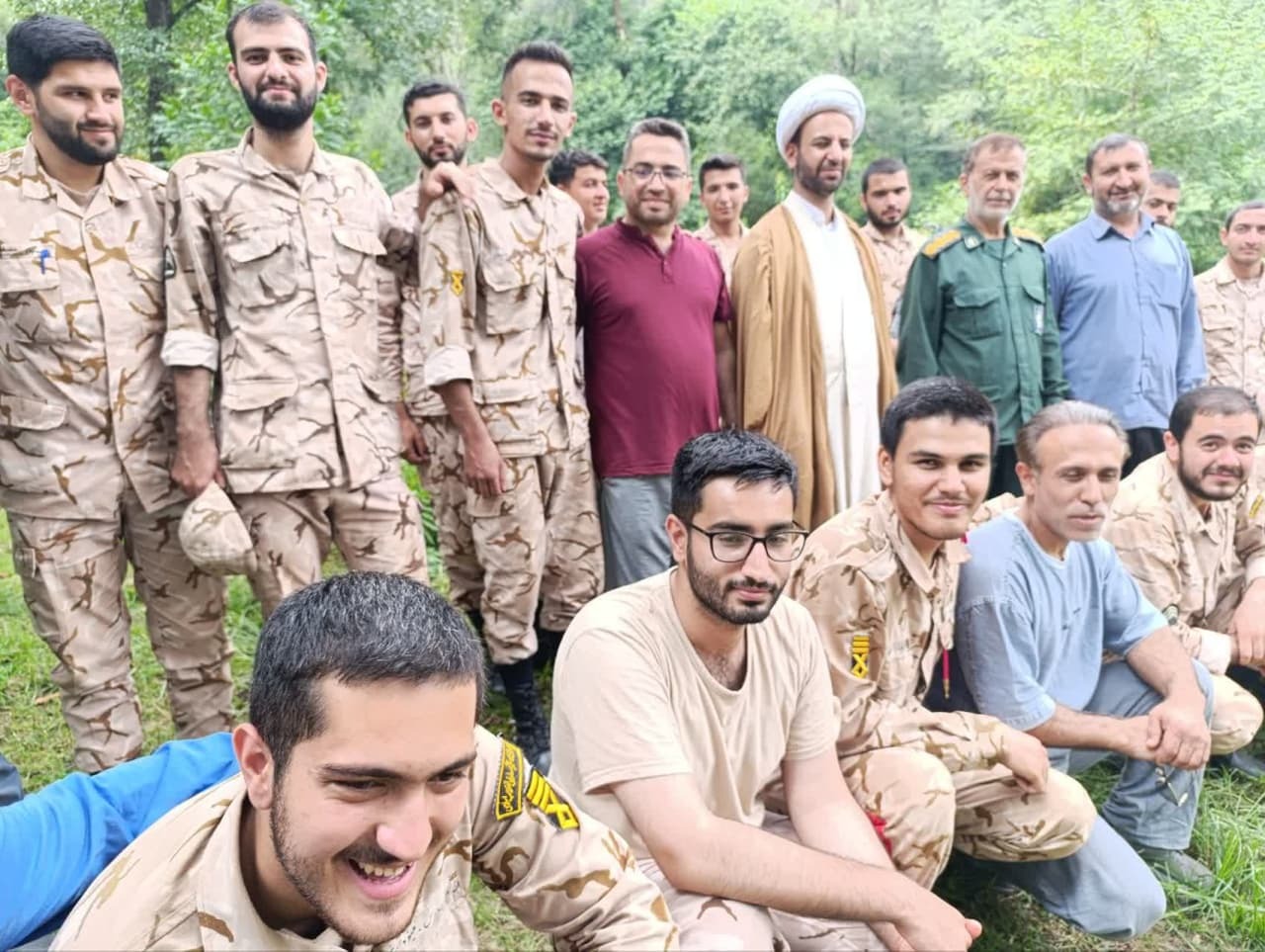 دوران جوانی بهترین فرصت برای ساختن بنیه اعتقادی و دینی قوی برای شما سربازان است دوران جوانی بهترین فرصت برای ساختن بنیه اعتقادی و دینی قوی برای شما سربازان است