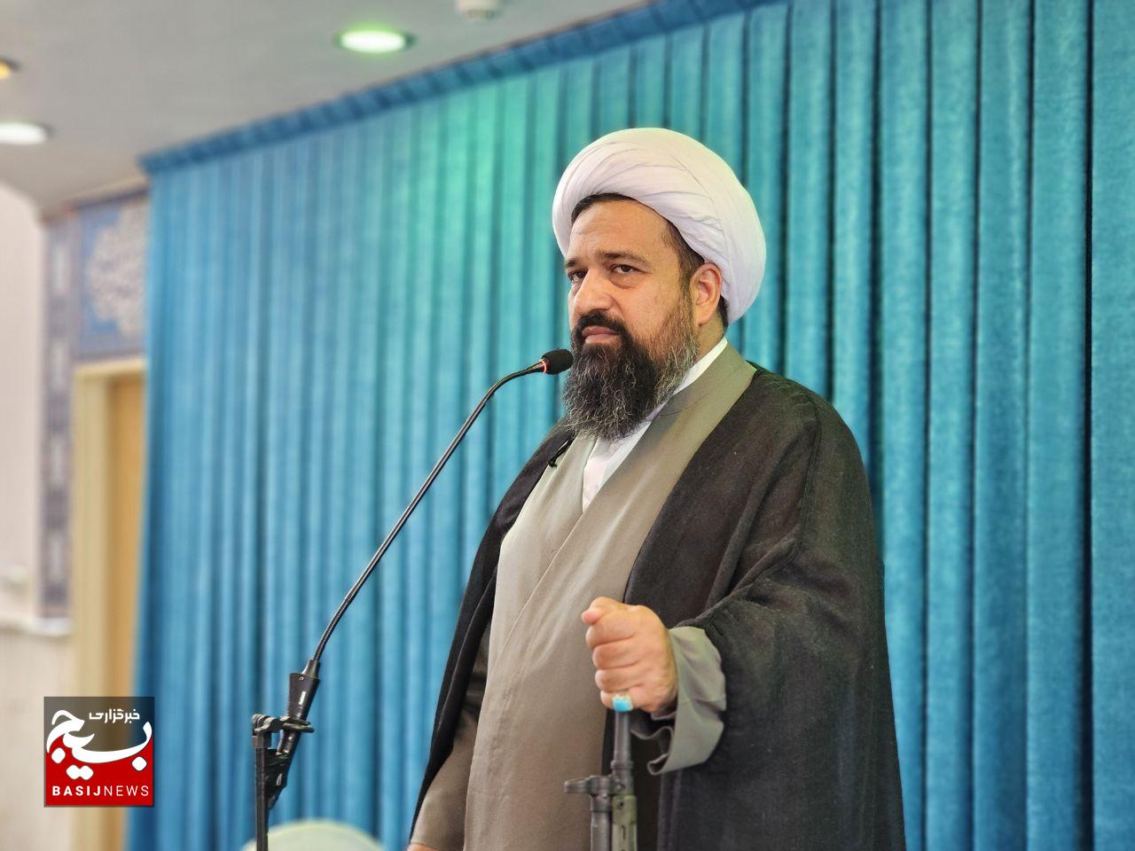 ما باید خرج رهبری بشویم، نه رهبری خرج ما ما باید خرج رهبری بشویم، نه رهبری خرج ما