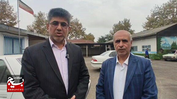 نواختن زنگ مهر و ایثار در مدارس استان گیلان نواختن زنگ مهر و ایثار در مدارس استان گیلان
