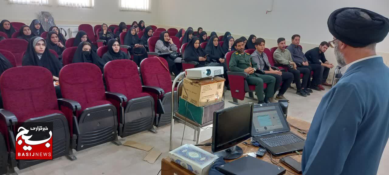 دشمن در فضای مجازی بهدنبال سیاهنمایی از اوضاع جامعه ایران است دشمن در فضای مجازی بهدنبال سیاهنمایی از اوضاع جامعه ایران است