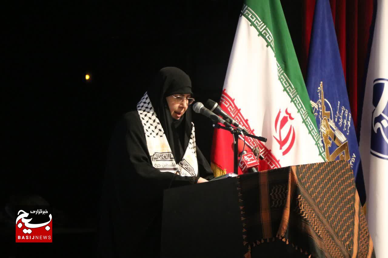 «رسانه» حرکت مردمی را زنده نگه داشته است «رسانه» حرکت مردمی را زنده نگه داشته است