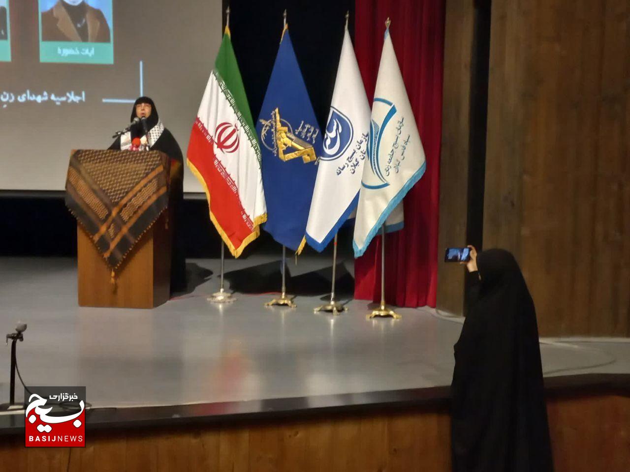 «رسانه» حرکت مردمی را زنده نگه داشته است «رسانه» حرکت مردمی را زنده نگه داشته است