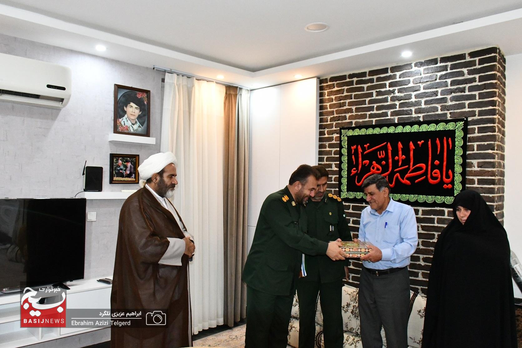 دیدار مسئولان سپاه فتح با خانواده های شهدا + (تصاویر) دیدار مسئولان سپاه فتح با خانواده های شهدا + (تصاویر)