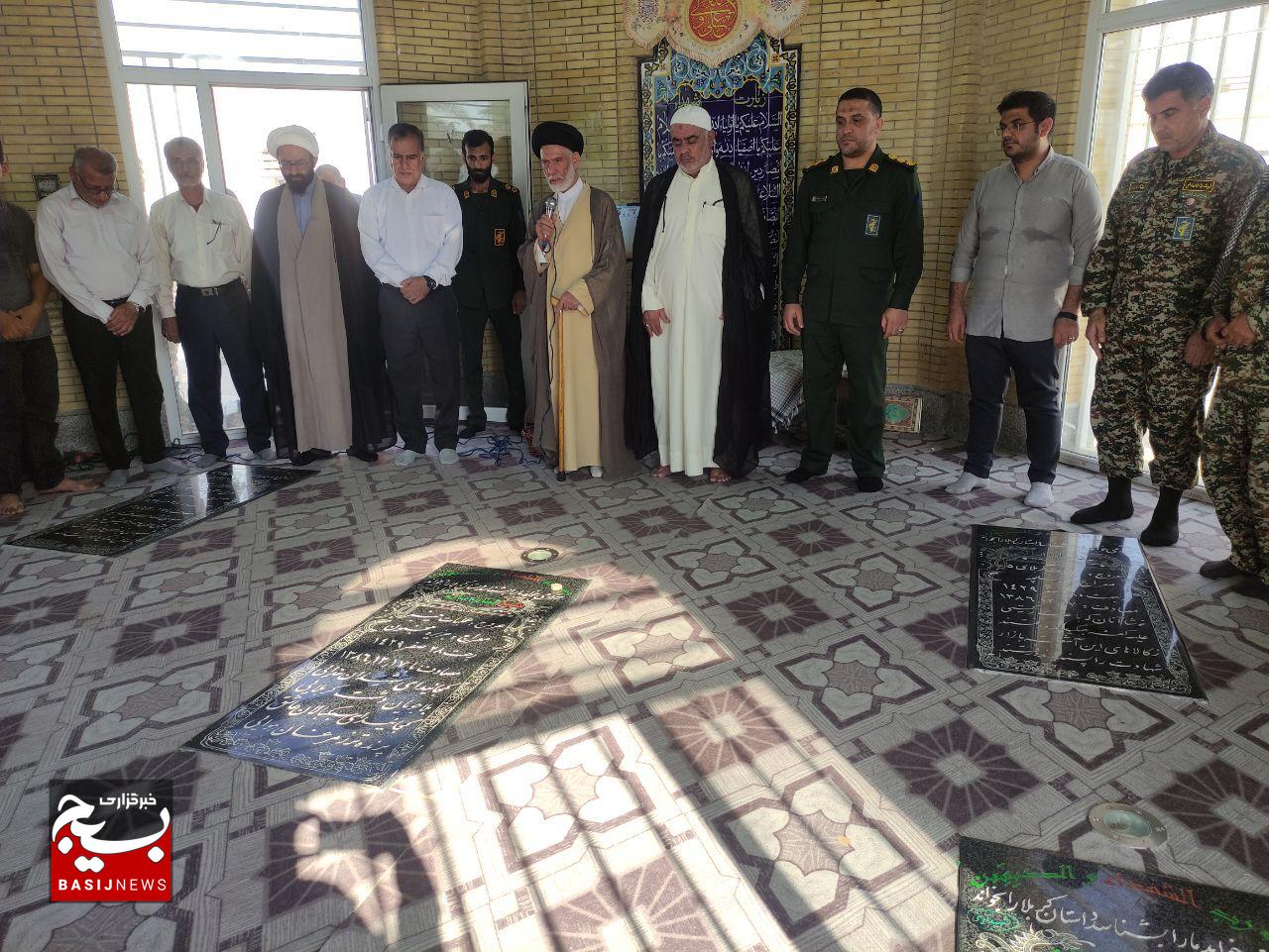 مراسم غبارروبی گلزار شهدای گمنام دیّر برگزار شد مراسم غبارروبی گلزار شهدای گمنام دیّر برگزار شد