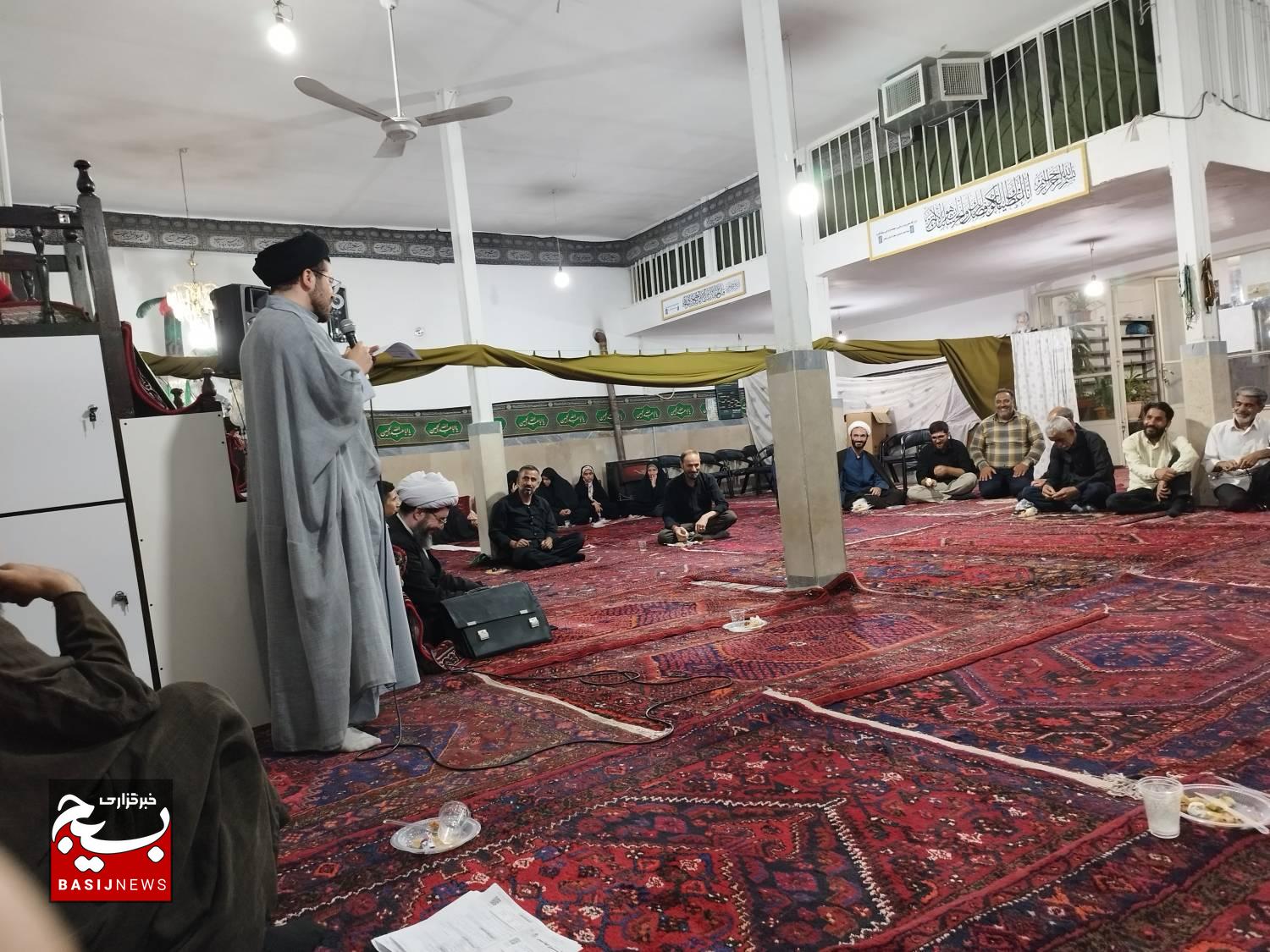 مسجدی در حاشیه شهر که امید را به اهالی محل تزریق میکند/ امام جماعتی که سبک زندگی مردم را متحول کرده است مسجدی در حاشیه شهر که امید را به اهالی محل تزریق میکند/ امام جماعتی که سبک زندگی مردم را متحول کرده است