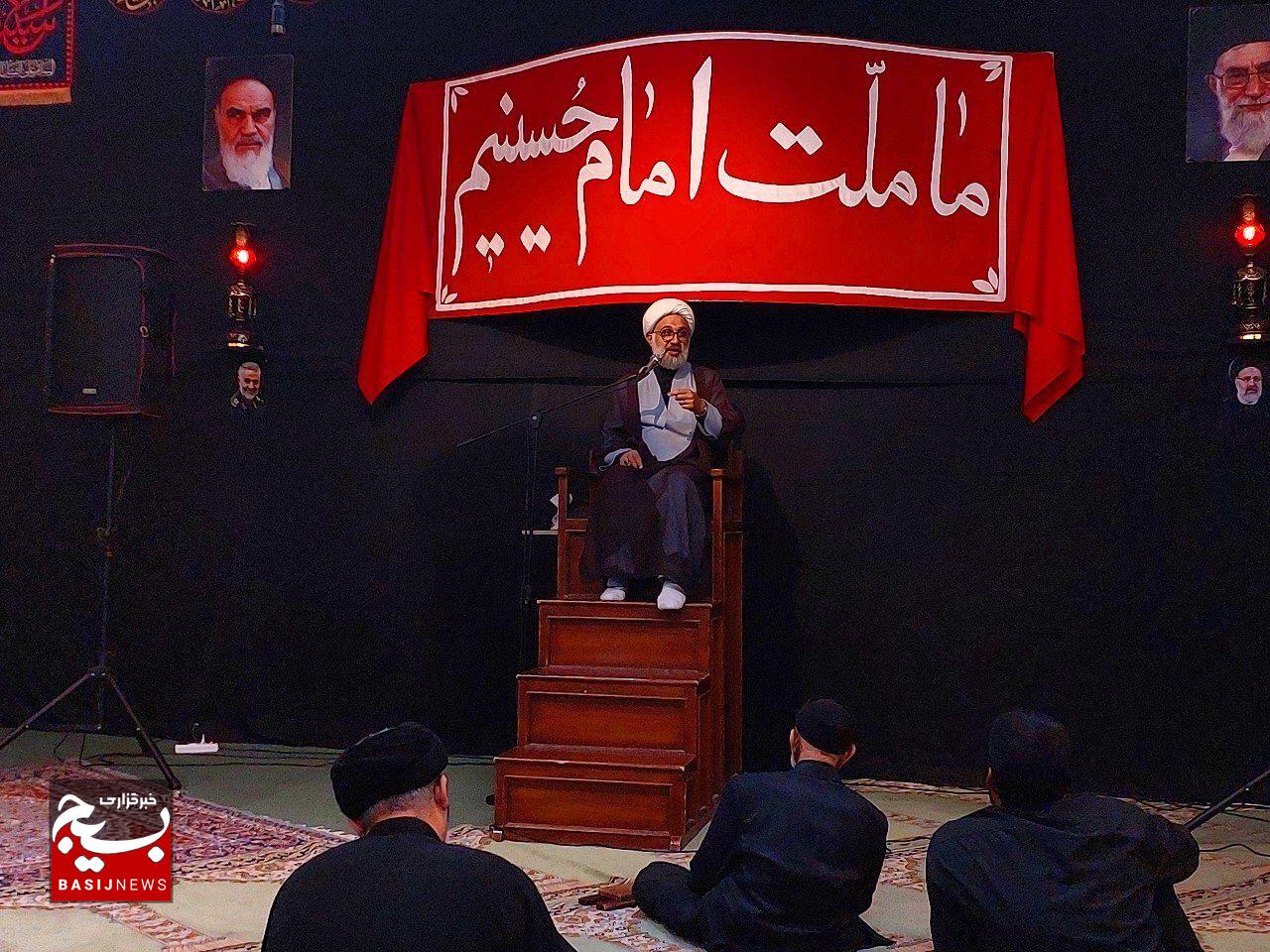 گوشه ای از ویژه برنامه ها و فعالیت های فرهنگی مذهبی بسیجیان ناحیه مالک اشتر گوشه ای از ویژه برنامه ها و فعالیت های فرهنگی مذهبی بسیجیان ناحیه مالک اشتر