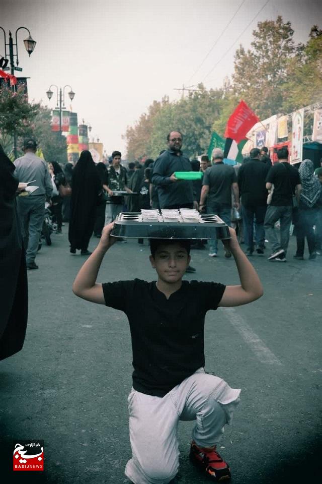 موکب پذیرایی و پردیس فرهنگی ناحیه مالک اشتر در مسیر پیاده روی اربعین برپا شد موکب پذیرایی و پردیس فرهنگی ناحیه مالک اشتر در مسیر پیاده روی اربعین برپا شد