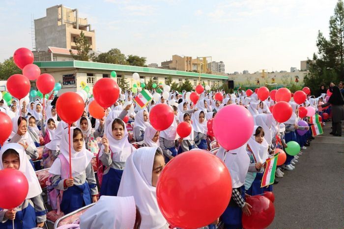 باز آمد بوی ماه مدرسه باز آمد بوی ماه مدرسه