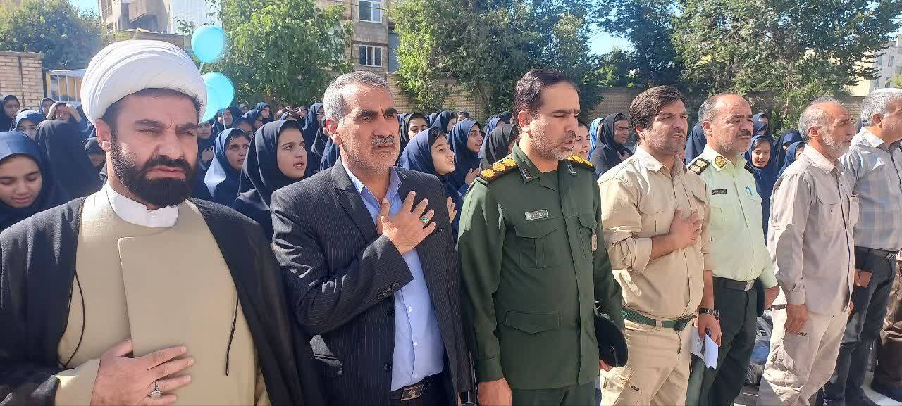 زنگ مهر ایثار و مقاومت در شهرستان دلفان به صدا درآمد زنگ مهر ایثار و مقاومت در شهرستان دلفان به صدا درآمد