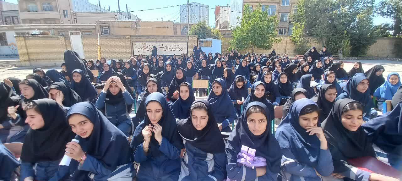 زنگ مهر ایثار و مقاومت در شهرستان دلفان به صدا درآمد زنگ مهر ایثار و مقاومت در شهرستان دلفان به صدا درآمد