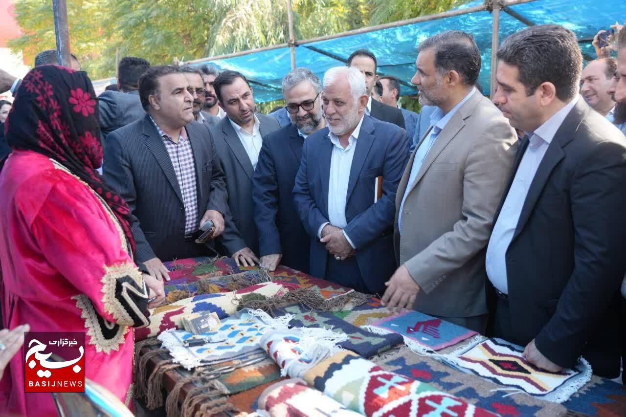 همایش روز ملی روستا و عشایر در لرستان به روایت تصویر همایش روز ملی روستا و عشایر در لرستان به روایت تصویر