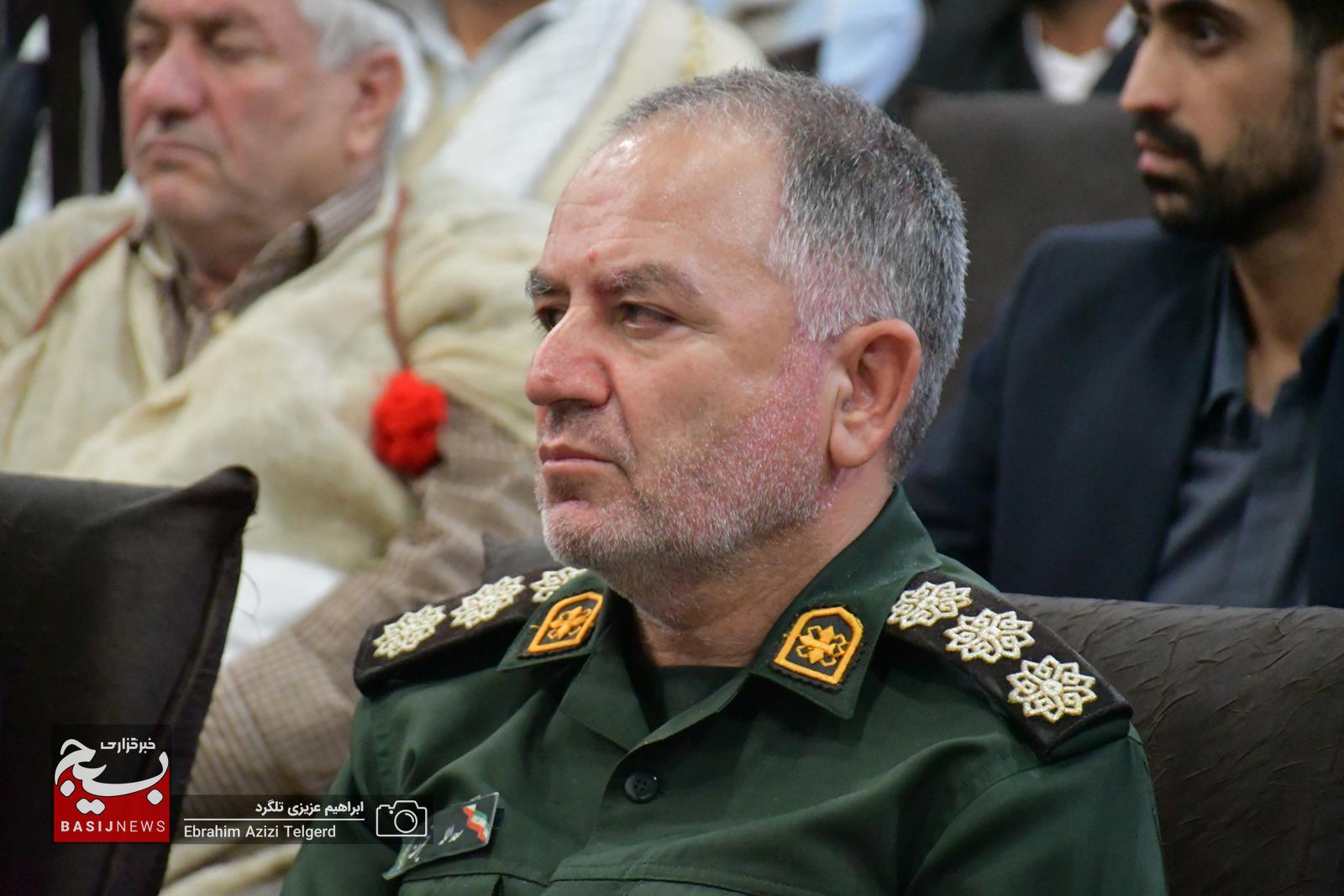 تجلیل از برترین های جشنواره مالک اشتر ناحیه مقاومت بسیج عشایر در یاسوج تجلیل از برترین های جشنواره مالک اشتر ناحیه مقاومت بسیج عشایر در یاسوج