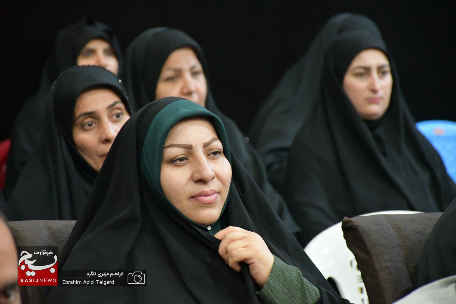تجلیل از برترین های جشنواره مالک اشتر ناحیه مقاومت بسیج عشایر در یاسوج تجلیل از برترین های جشنواره مالک اشتر ناحیه مقاومت بسیج عشایر در یاسوج