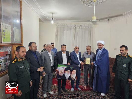 دیدار فرمانده سپاه عسلویه با شهدای شهرستان عسلویه