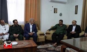 دیدار فرمانده سپاه قدس گیلان با جانباز ۷۰ درصد دوران دفاع مقدس دیدار فرمانده سپاه قدس گیلان با جانباز ۷۰ درصد دوران دفاع مقدس