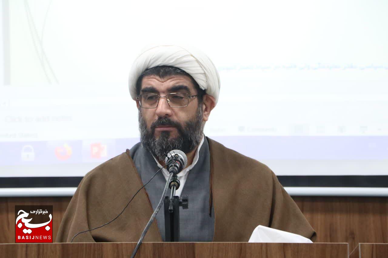 سپاه و بسیج تک بعدی نیستند/سپاه در همه عرصههای انقلاب اسلامی حضور فعال دارد سپاه و بسیج تک بعدی نیستند/سپاه در همه عرصههای انقلاب اسلامی حضور فعال دارد