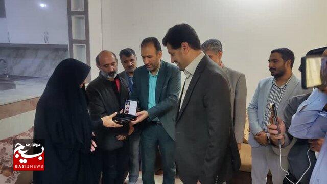 کنار بازماندگان حادثه معدن طبس هستیم کنار بازماندگان حادثه معدن طبس هستیم