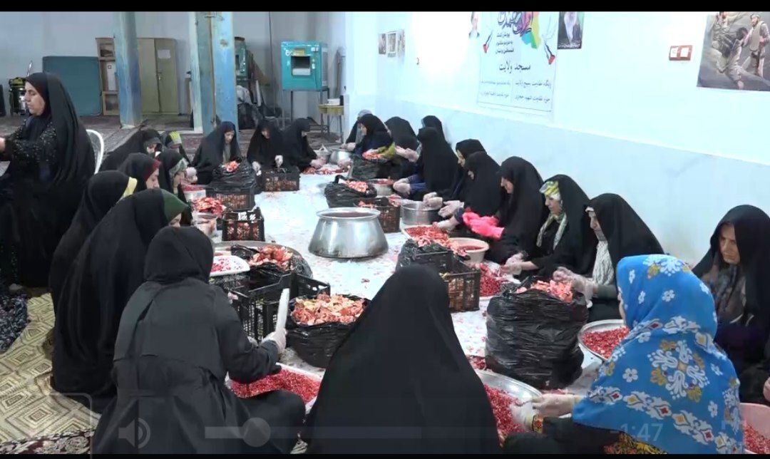 راهاندازی پویش سرخ برای کمک به جبهه مقاومت در خرم آباد راهاندازی پویش سرخ برای کمک به جبهه مقاومت در خرم آباد