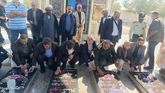 حضور ورزشکاران و هنرمندان در جزیره بوموسی حضور ورزشکاران و هنرمندان در جزیره بوموسی
