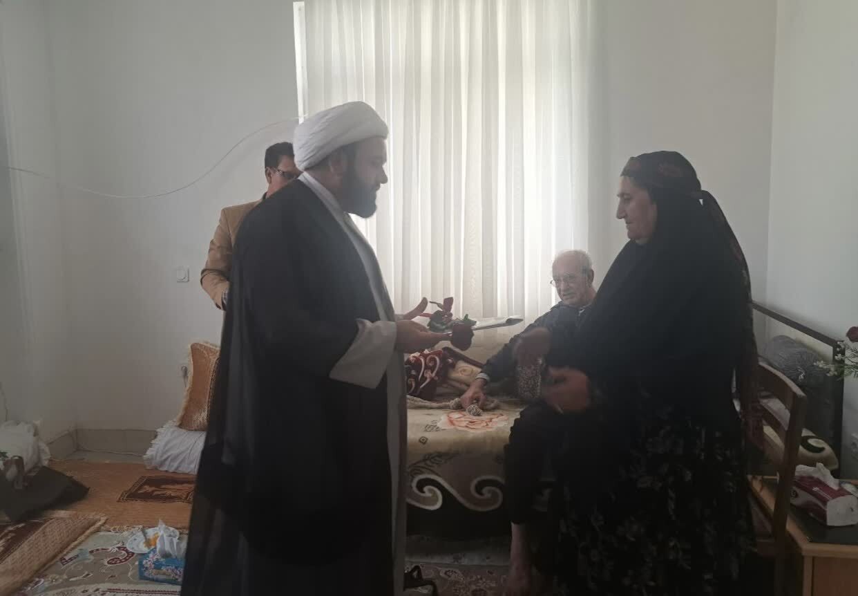 تجلیل ستاد امر به معروف و نهی از منکر از پرستاران گمنام شهر یاسوج تجلیل ستاد امر به معروف و نهی از منکر از پرستاران گمنام شهر یاسوج