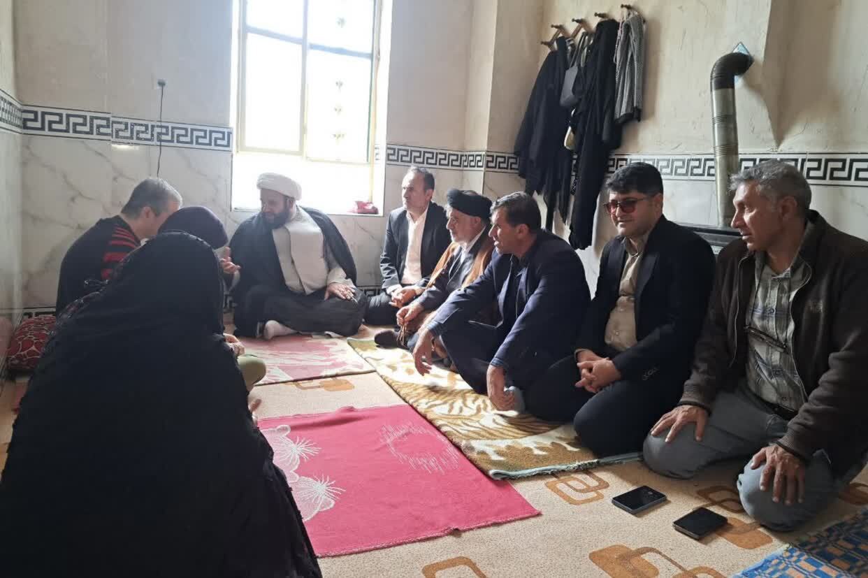 تجلیل ستاد امر به معروف و نهی از منکر از پرستاران گمنام شهر یاسوج تجلیل ستاد امر به معروف و نهی از منکر از پرستاران گمنام شهر یاسوج