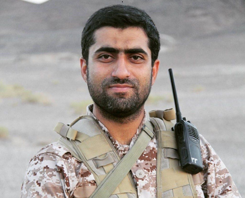 خود را بدهکار انقلاب بدانید خود را بدهکار انقلاب بدانید
