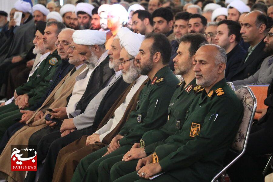 تجلیل از برترینهای نماز در همایش استانی گیلان تجلیل از برترینهای نماز در همایش استانی گیلان