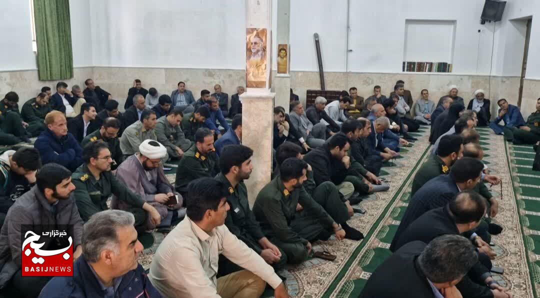 دیدار بسیجیان پلدختری با امام جمعه این شهرستان دیدار بسیجیان پلدختری با امام جمعه این شهرستان