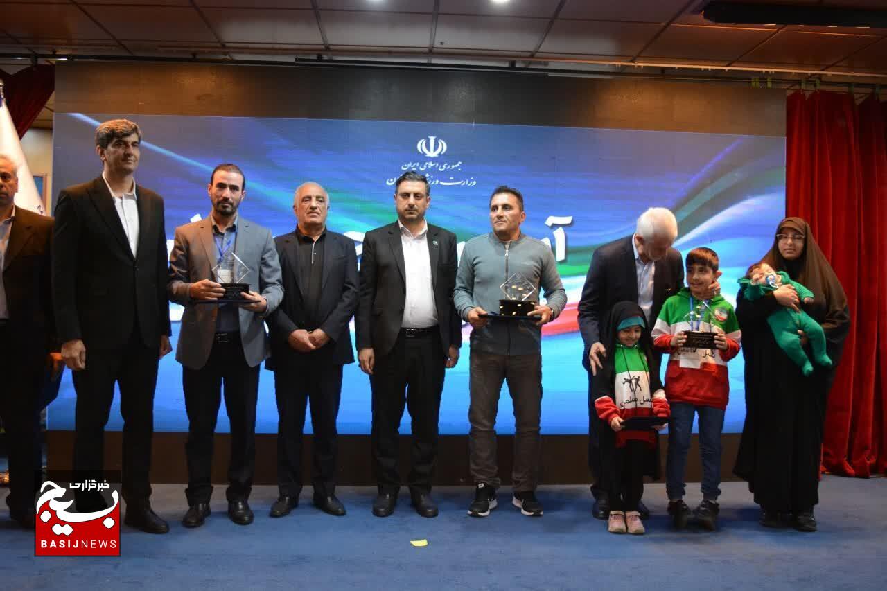 باشگاه مقاومت بسیج زنجان در جمع باشگاهداران برتر کشور قرار گرفت +تصاویر باشگاه مقاومت بسیج زنجان در جمع باشگاهداران برتر کشور قرار گرفت +تصاویر