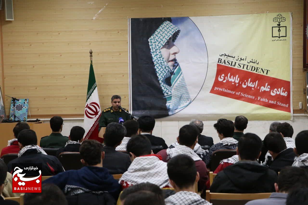 دیدار دانش آموزان بسیجی باامام جمعه استان زنجان