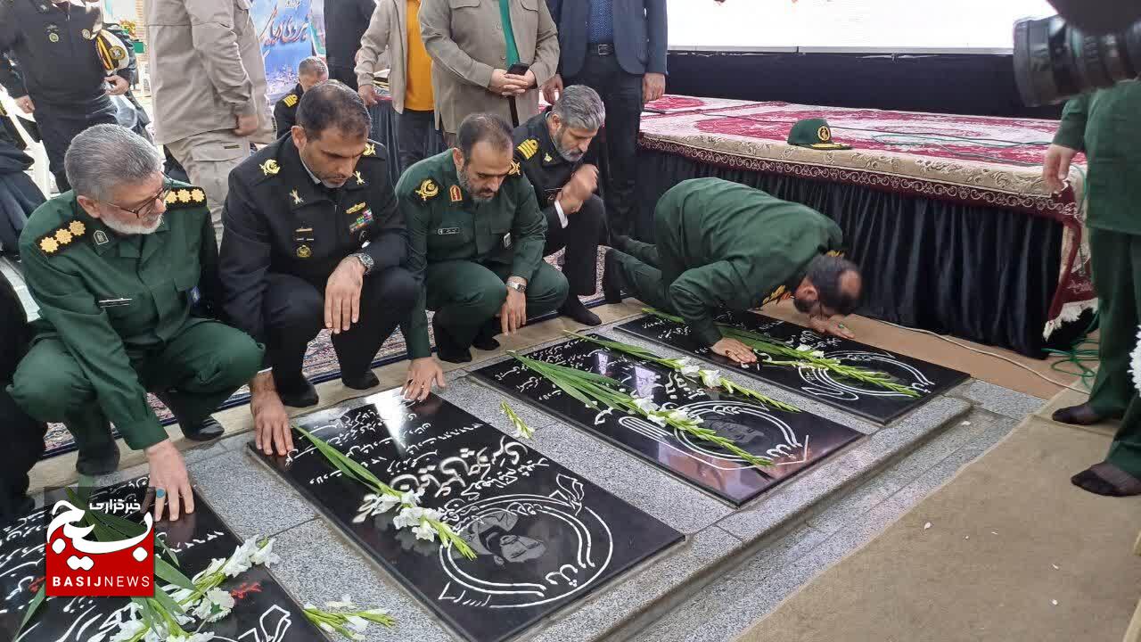 وحدت ملت ایران در سایه ایثار شهدا است وحدت ملت ایران در سایه ایثار شهدا است