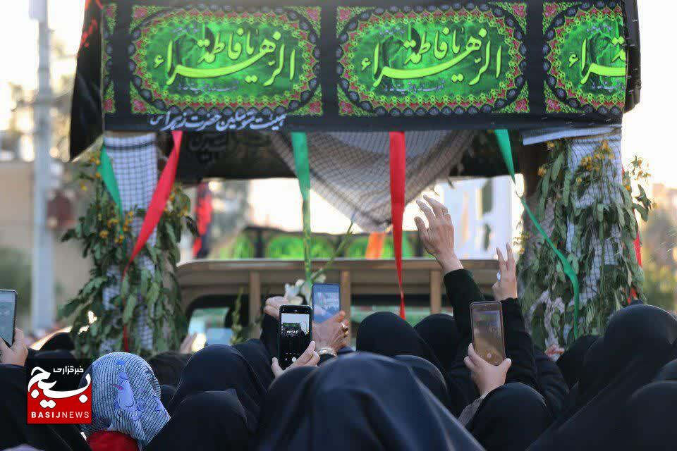 عطر لاله های بی نشان در هویزه ثانی لرستان پیچید عطر لاله های بی نشان در هویزه ثانی لرستان پیچید