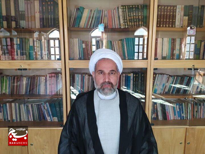 فاطمه زهرا (س) مرجع تقلید همه بانوان جهان است فاطمه زهرا (س) مرجع تقلید همه بانوان جهان است