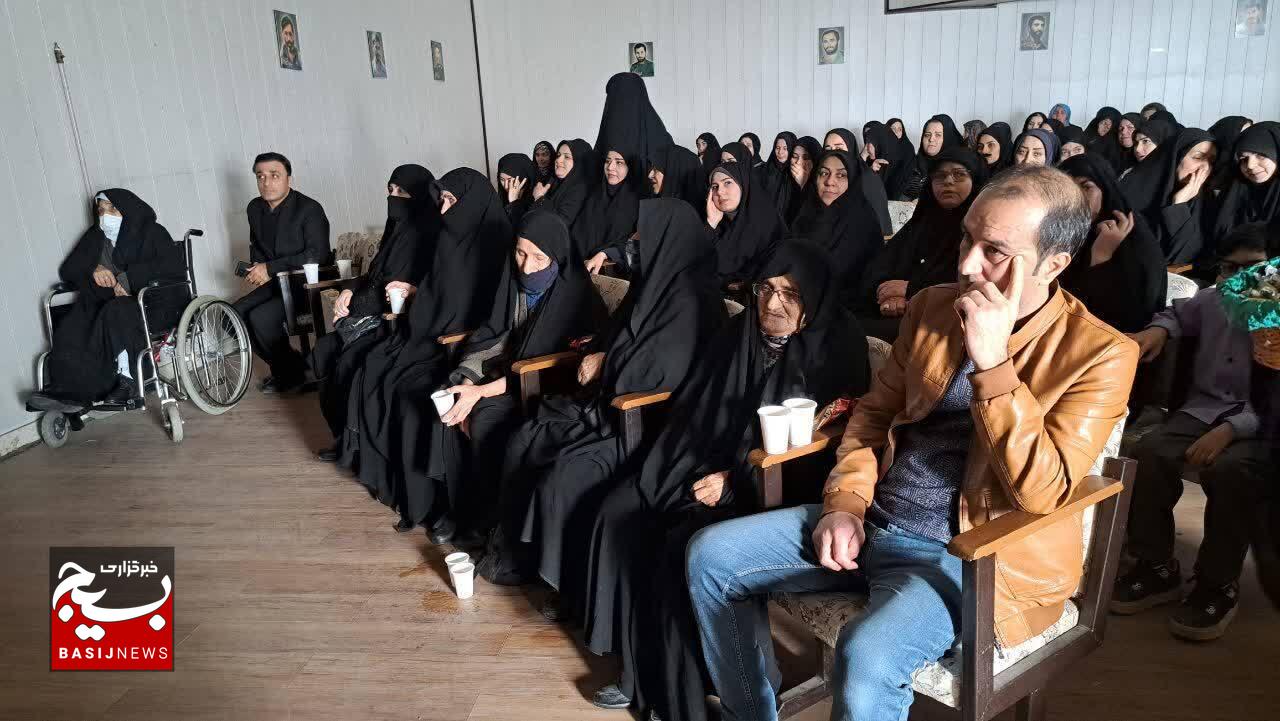 مادران شهدا اسوه صبر و استقامت و شیرزنان ایران اسلامی هستند مادران شهدا اسوه صبر و استقامت و شیرزنان ایران اسلامی هستند