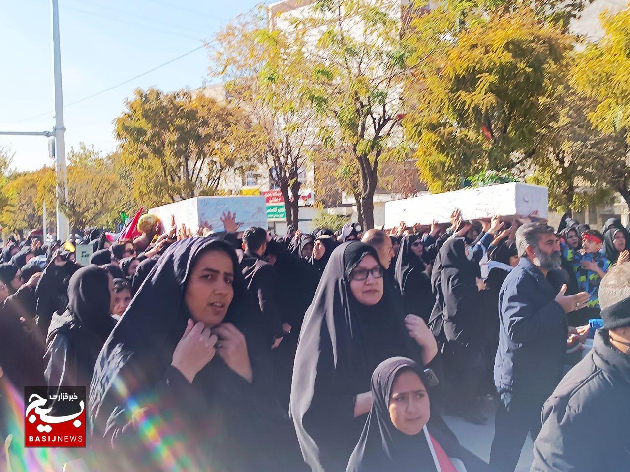 وداع لرستان با ۴ لاله فاطمی وداع لرستان با ۴ لاله فاطمی