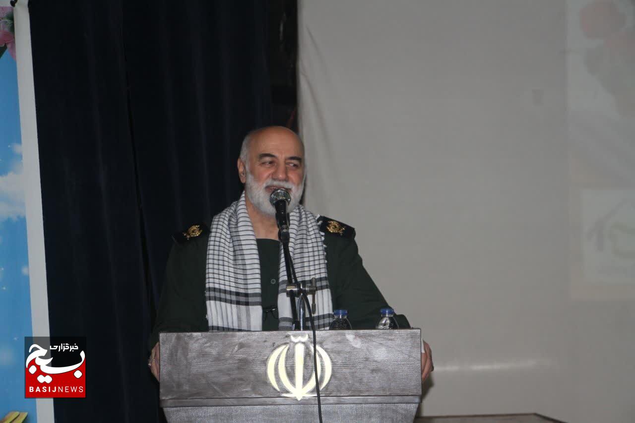 همایش نقش عشایر تالش در دفاع مقدس برگزار شد همایش نقش عشایر تالش در دفاع مقدس برگزار شد
